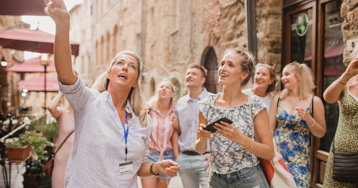 Why travellers need a good tour guide service in Sri Lanka