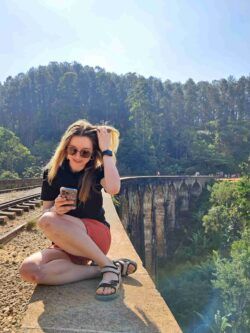 Embrace the beauty of Sri Lanka’s heritage! Stand in awe as you gaze at the majestic Nine Arch Bridge – a timeless symbol of nature and engineering. Experience this unforgettable moment with JLK Tours