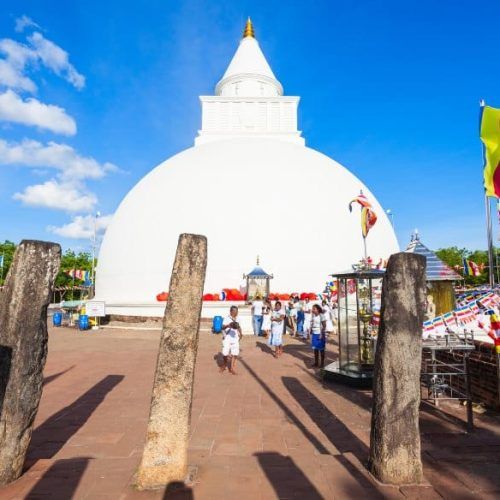 Ruwanwelisaya Stupa in Anuradhapura – a majestic ancient Buddhist monument, an iconic symbol of Sri Lanka’s rich cultural heritage, featured in JLK Tours' historical and spiritual tours.